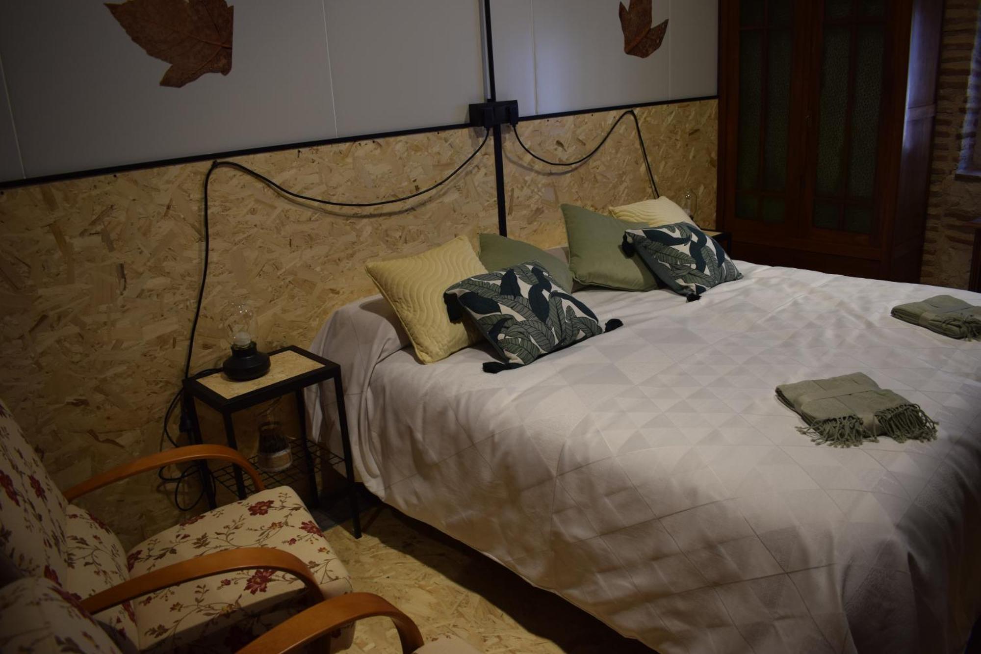Casa Ruina Guest House Nava del Rey Exterior photo