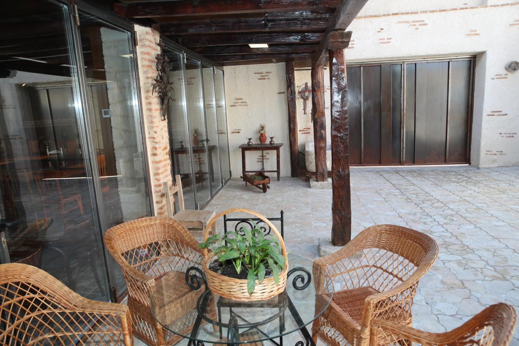 Casa Ruina Guest House Nava del Rey Exterior photo
