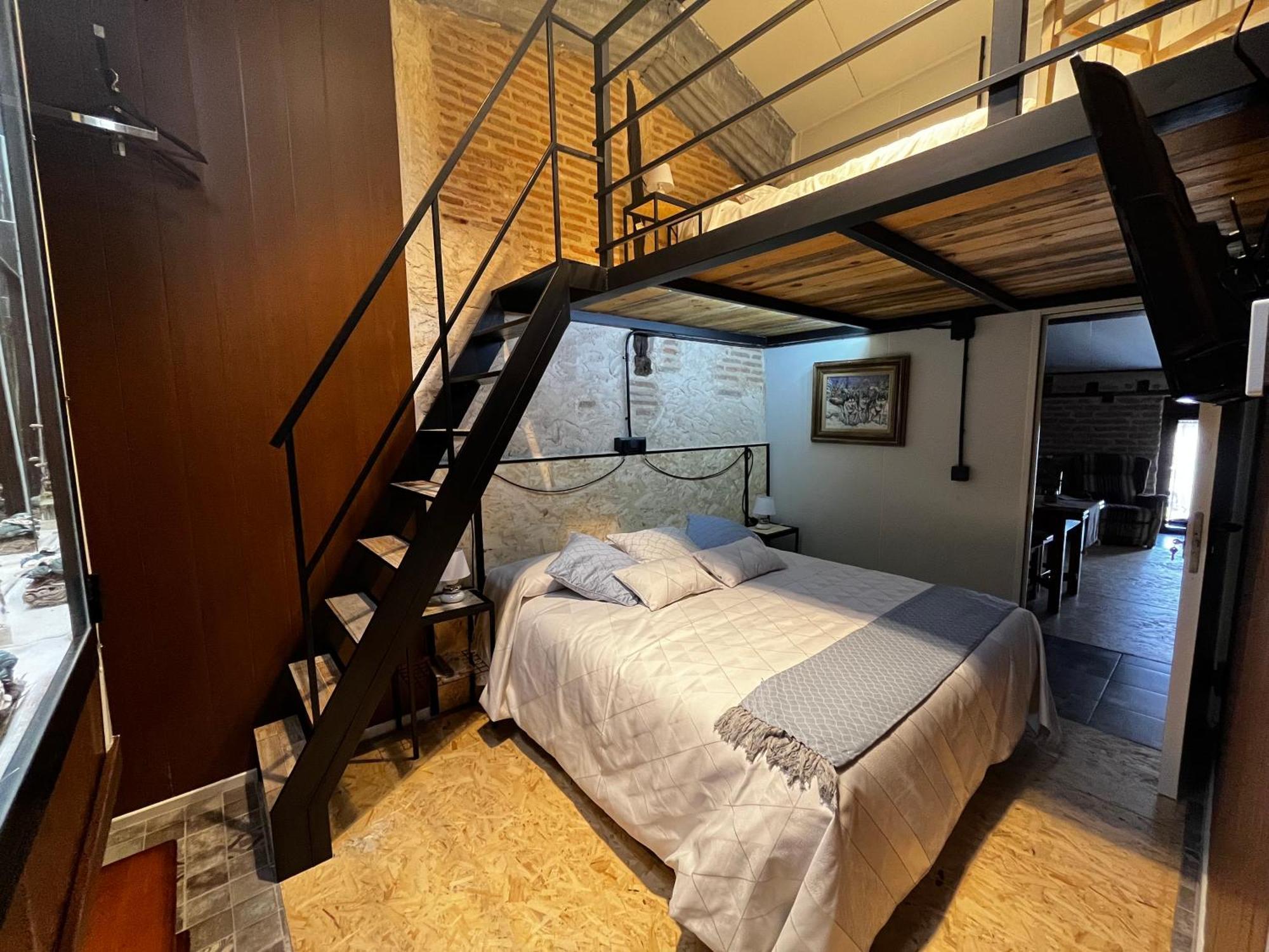 Casa Ruina Guest House Nava del Rey Exterior photo